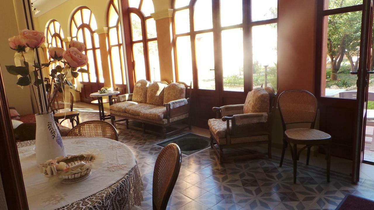 Bed and Breakfast Oasi Ottocento à Quartu SantʼElena Extérieur photo